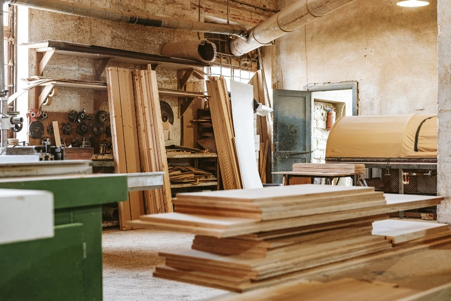 polyfilm vs plywood